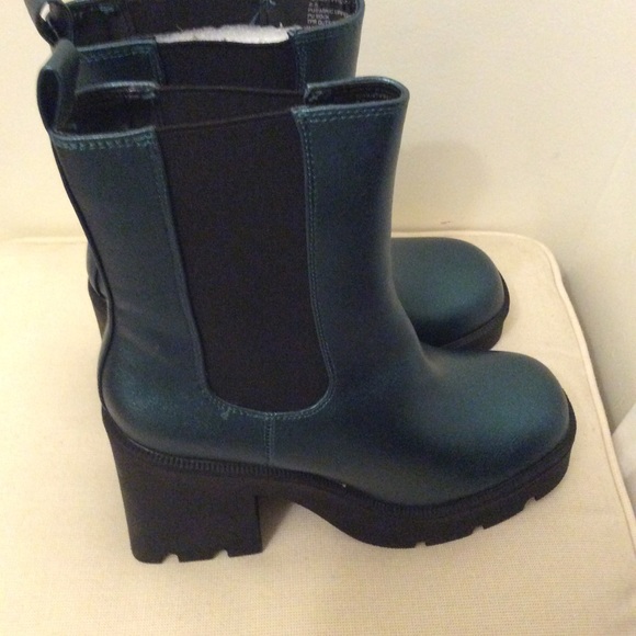 New Steve Madden Tippah lug Chelsea boot - Picture 5 of 9